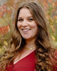 Danielle Stoops's Instagram, Twitter & Facebook