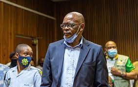 Hapen 24 kuti votimi në berat. High Drama At Bloemfontein Court As Police Confront Ace Magashule Supporters News24