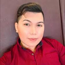 Stephanie Roa's Instagram, Twitter & Facebook