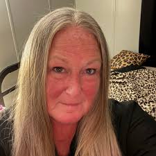 Looking for someone free of judgement to help us clean and organize our  home. New baby, toddler, just had surgery and just can't get our heads  above water with the house. We