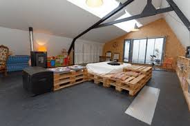 8 idées déco pour fabriquer une tête de lit pas cher | tête ce qui concerne idee tete de lit palette. Tete De Lit Palette Cadre En Bois Materiaux Recycles Pour Son Bien Etre