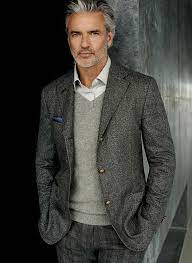 Mode d'emploi pour le séducteur de 40 ans et plus. Le Costume Gris Anthracite Homme En 40 Photos Mode Homme Style Decontracte Pour Hommes Mode Homme Hiver