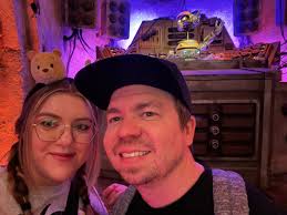 Getting into Oga's Cantina is not easy. But these tips might help.