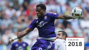 Football team süper lig football player, football, tshirt, jersey, sports png. Le Transfert De Cyle Larin Conteste Par Son Equipe De Mls Radio Canada Ca