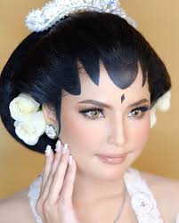 makeupby_nadyaputri • Fotos y videos de Instagram