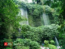 Kelompok pertama berada di sebelah untuk menuju ke air terjun benang kelambu harus melewati jalan ke arah air terjun benang setokel, dimana dari pintu masuk area parkiran air. Pesona Air Terjun Benang Kelambu Geopark Rinjani Di Lombok Js