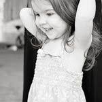 Stephanie Vandervoort's Instagram, Twitter & Facebook