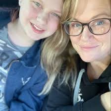 Lynn Quist's Instagram, Twitter & Facebook