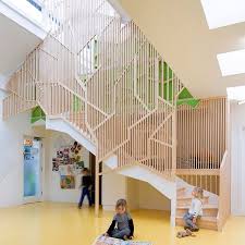 A Tree Like Structure Connects Each Level Of This Children S Nursery In East London Designed By Kindergartenentwurf Kindergarten Innenraum Bildungsarchitektur