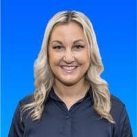 Amanda Deller's Instagram, Twitter & Facebook