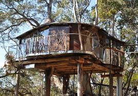 Relax in comfort in the hot tub where you can stargaze at night or admire the views during the day. The Treehouse Bilpin Love Cabins Travel Guide Blue Mountains Broadsheet Sydney Broadsheet Sydney Tree House Building A Treehouse Cool Tree Houses