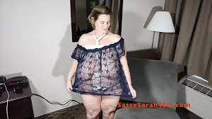 Sassy Sarah models a rope bra | xHamster