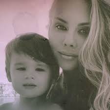 What is family life like in Voula/Vouliagmeni area of Greece?