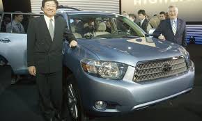 I love the heater leather seats, but wish that the toggle switch for both seats was accessible by the driver. 2007 Chicago Auto Show 2008 Toyota Highlander Hybrid Toyota Usa Newsroom