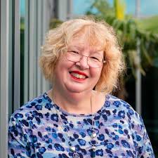 Debbie Crouch's Instagram, Twitter & Facebook