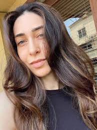 Karishma kapoor fondly referred to as lolo, is one of the fourth generation actors from the legendary kapoor family. Karisma Kapoor Suggests Things To Keep In Mind While Visiting A Hospital Filmfare Com