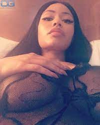 Nicki Minaj nackt, Nacktbilder, Playboy, Nacktfotos, Fakes, Oben Ohne