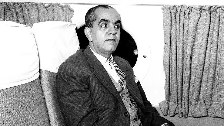 محمد عبد المطلب.. بين القول والتطريب