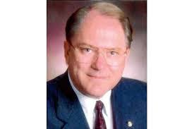 Linda Knuth's Instagram, Twitter & Facebook