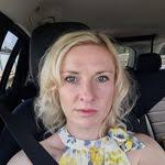 Monique Schilling's Instagram, Twitter & Facebook