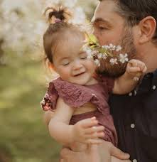 Happy Father's Day, papa! We are sooooo lucky! 🫶🏼 @hseanbrock 📷:  @almaheirlooms