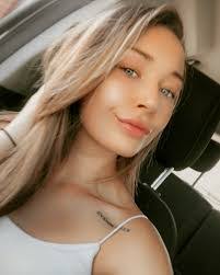 Victoria Labonte's Instagram, Twitter & Facebook