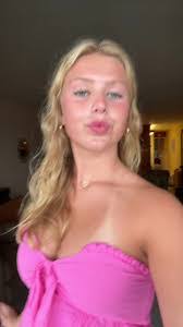 Lauren Lett's Instagram, Twitter & Facebook