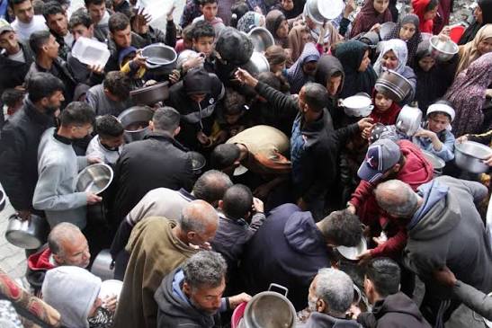 Displaced Palestinians in Deir al-Balah Struggle for Water and Food