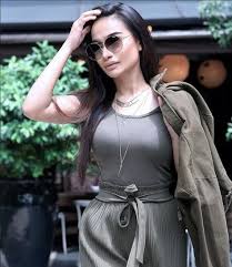 Kecantikan wajahnya serta bakatnya dalam dunia seni sering menjadi bualan hangat netizen. 22 Kilafairy Ideas Kila Beutiful Girls Fashion