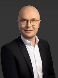 Michael Riedel's Instagram, Twitter & Facebook