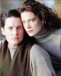 Lara Flynn Boyle & Kyle McLachlan #laraflynnboyle #kylemclachlan #twinpeaks  #davidlynch #lynch #90saesthetic #90svintage #90sstyle #90scinema  #90sfashion