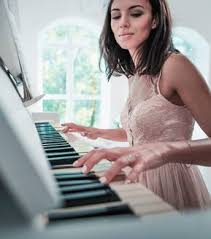 Die 50 Schonsten Hochzeitslieder Fur Viele Emotionale Momente An Eurem Grossen Tag Lieder Hochzeit Hochzeitslieder Liebeslieder Hochzeit
