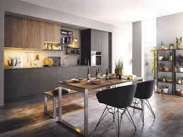 Dazu schöne, zeitlose armaturen, die das gesamtbild. Materialmix In Der Modernen Kuche Exklusiv Immobilien In Berlin