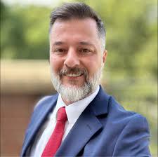 Innovation meets tradition this fall at Palmer Homecoming. Dr. Aaron Hinde,  co-founder of LIFEAID and visionary Doctor of Chiropractic, returns to  where it all started to explore “AI vs. Innate Intelligence” at