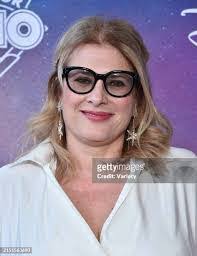 Julie Kuester's Instagram, Twitter & Facebook