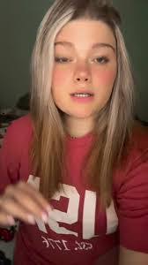 Ella Kramer's Instagram, Twitter & Facebook