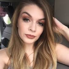 Tesia Mae White (@Tesiamae13)