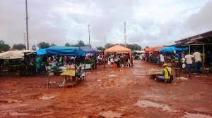 Barreiras: feirantes da Vila Rica e o mar de lama das gest&otilde;es p&uacute;blicas |