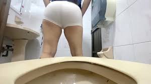 HOSPITAL BATHROOM RECORDS PATIENT AND NURSE PISSING - XNXX.COM