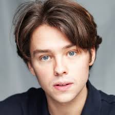 Stondin GRaddediG aCtio aCtoRS GRaduate ShowCaSe