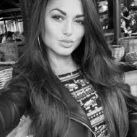 Samantha Fuchs's Instagram, Twitter & Facebook