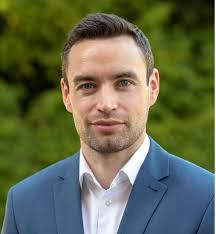 One good turn deserves another