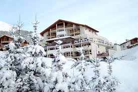 Weg vom streß und alltag. Hotel Fiss Familienhotel St Laurentius Serfaus Fiss Ladis