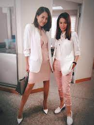 黃翠如愛以牛仔褲和boyfriend風格襯紅藍色的間條白波鞋，舉手投足都顯露活力。 a post shared by wongtsuiyu (@wongtsuiyu) on aug 23, 2017 at 7:52am pdt é•·è…¿å§å§è…¿å¾ˆé•· é»ƒç¿ å¦‚priscilla Wong Facebook