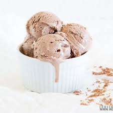 Schokoladen Eis Selber Machen So Wird Es Richtig Cremig We Go Wild Rezept In 2020 Schokolade Selber Machen Rezept Eis Selber Machen Schokolade Selber Machen