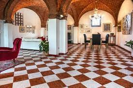 Arredare Casa Con Pavimento In Marmo Pavimento A Scacchi Pavimenti Arredamento Casa