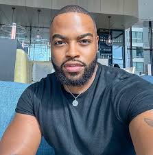 Damon Mayberry's Instagram, Twitter & Facebook