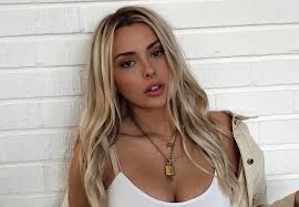 She was first featured in david dobrik's vlogs before starting a channel of her own. Kopf
