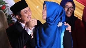 Menurut buku yang ditulis harun nasution, mutazilah adalah golongan yang membawa persoalan teologi yang lebih mandalam dan bersifat filosofi. Ustadz Maaher Ogah Nonton The Santri Ustadz Yusuf Mansur Ikut Film Ustadz Abdul Somad Adi Hidayat Pos Kupang