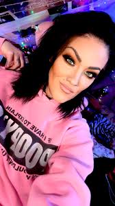 Hi guys!! I wanted to introduce myself and share this photo of Melanie :)